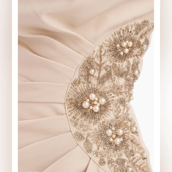 JS Collections ASHLEY DRAPED COLUMN GOWN - Picture 5 of 10